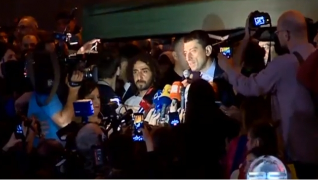 პარლამენტის შენობის წინ აქციაზე შეკრებილებს შინაგან საქმეთა მინისტრმა მიმართა და ბოდიში მოიხადა