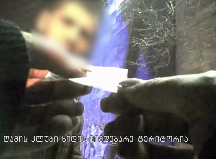მოწმის დაკითხვამ უფრო მეტი კითხვები გააჩინა - ნარკორეალიზაციაში ბრალდბულის ადვოკატი