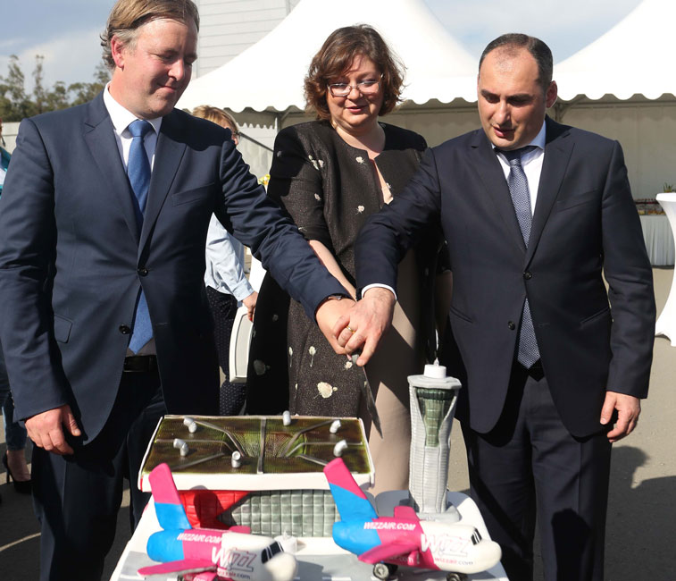 ევროპის უმსხვილესი საავიაციო გამოცემა anna.aero ქუთაისიდან ახალი მიმართულებების დაწყების შესახებ სტატიას აქვეყნებს