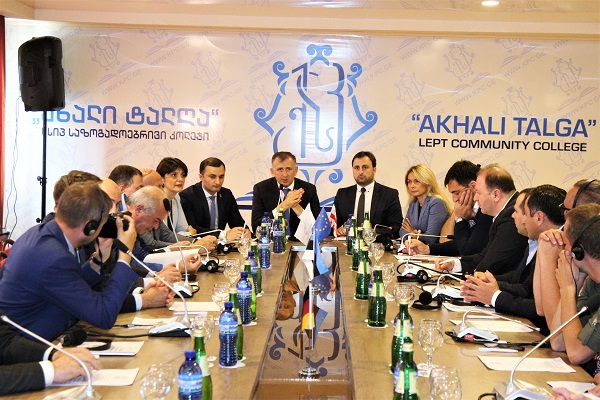 ზურაბ პატარაძემ საზოგადოებრივი კოლეჯის „ახალი ტალღის“ საიუბილეო კონფერენციაში მიიღო მონაწილეობა