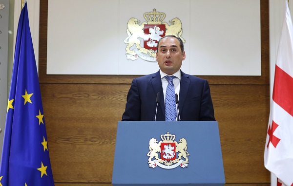 დოლარიზაციის მაღალი მაჩვენებელი, რომელიც გვქონდა 2015 და 2016 წლებში და ის რყევა, რომელიც მოხდა ამ პერიოდში, მტკივნეულად აისახა მოსახლეობის სიღარიბის დონეზე - ქუმსიშვილი
