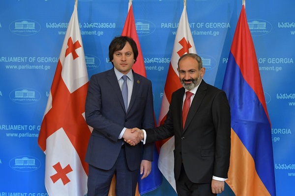 ირაკლი კობახიძე სომხეთის პრემიერ-მინისტრს შეხვდა