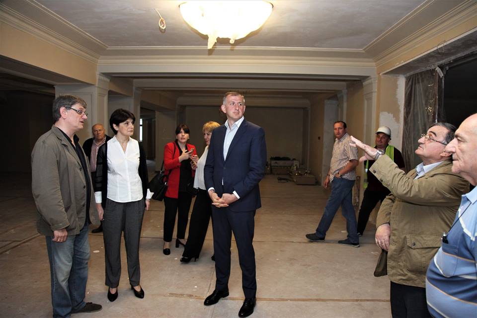 ზურაბ პატარაძემ ბათუმის თეატრის სარეაბილიტაციო სამუშაოები დაათვალიერა
