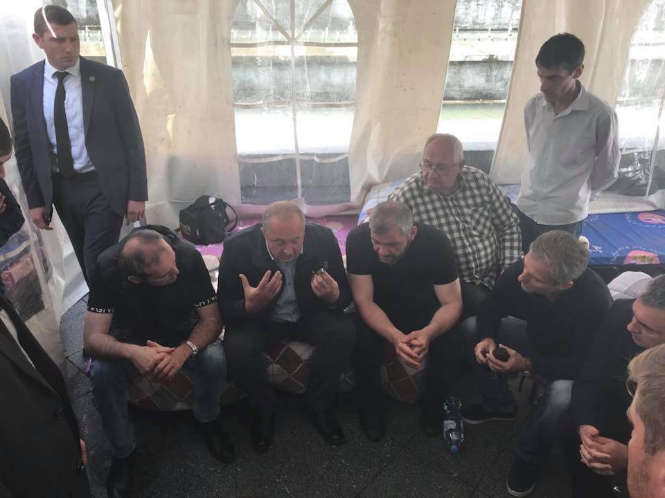 გიორგი მარგველაშვილი პარლამენტთან მივიდა