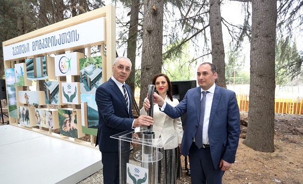 დიმიტრი ქუმსიშვილმა შეზღუდული შესაძლებლობის მქონე ბავშვთა და მოზარდთა სარეაბილიტაციო ცენტრის მშენებლობის დაწყების ცერემონიაში მიიღო მონაწილეობა