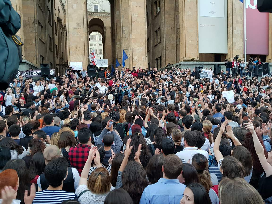 რუსთაველის გამზირზე აქციის მონაწილე დააკავეს 