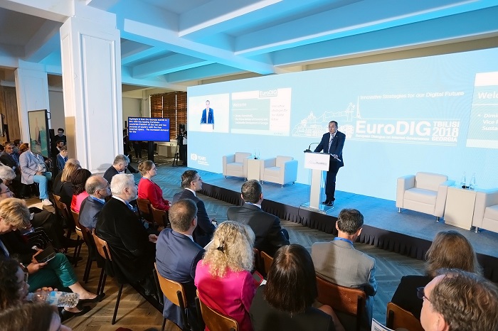 დიმიტრი ქუმსიშვილმა მხედველობადაქვეთებული ადამიანებისთვის ინტერნეტით სარგებლობის გამარტივების მნიშვნელობაზე ისაუბრა