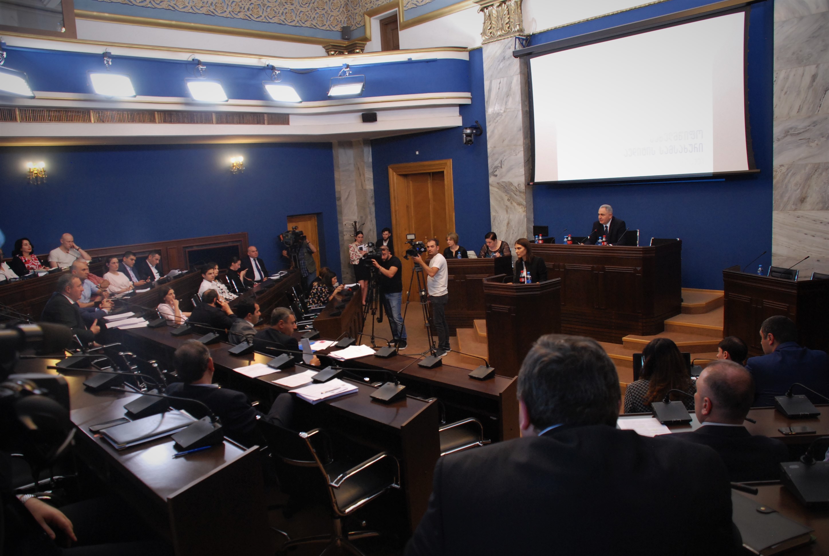 ირაკლი კოვზანაძე: პარლამენტის წევრების ანაზღაურება მომავალ წელს არ გაიზრდება