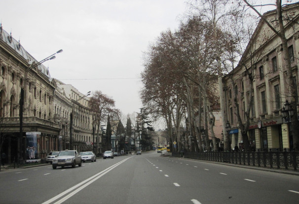 რუსთაველის გამზირზე საავტომობილო მოძრაობა აღდგა