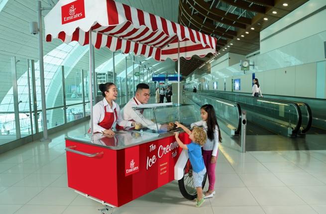 Emirates-ი საკუთარ მგზავრებს აეროპორტში ნაყინს შესთავაზებს 
