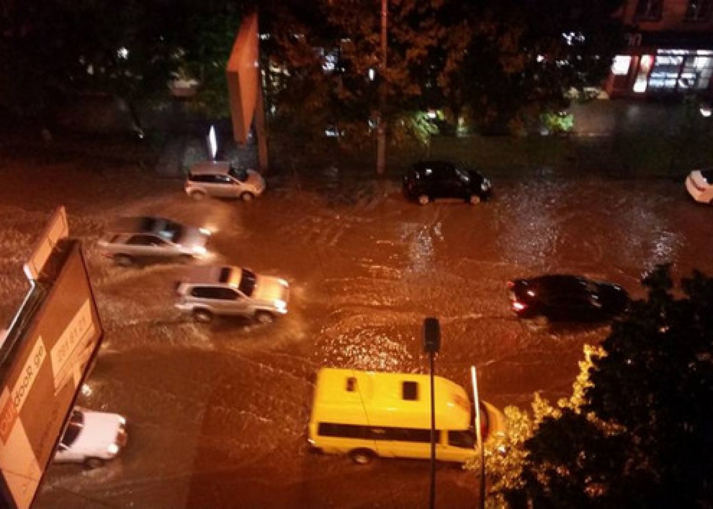 თბილისში ძლიერი წვიმის გამო საგანგებო სიტუაციების მართვის სამსახურში 205 შეტყობინება შევიდა