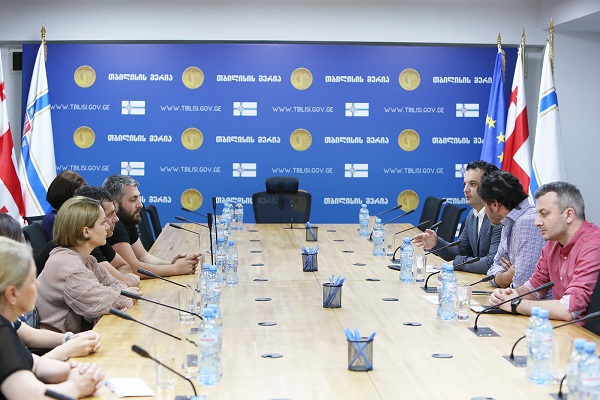 კახა კალაძე კომპანია „სვეტის“ დაზარალებულებს შეხვდა