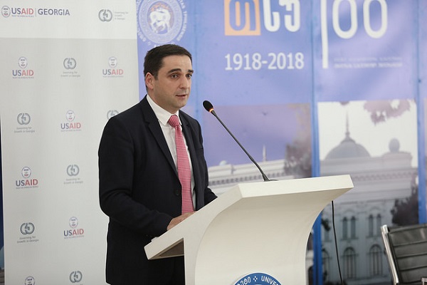გიორგი ჩიქოვანმა თსუ-ში ენერგეტიკის ახალგაზრდული კონფერენცია გახსნა