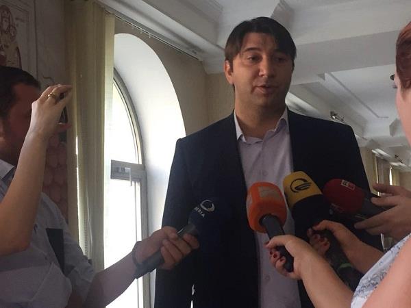 ირაკლი ნოზაძის დაჭრაში ბრალდებულის ადვოკატი მისი 10 ათას ლარიანი გირაოს სანაცვლოდ გათავისუფლებას მოითხოვს