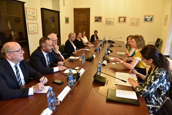 თამარ ხულორდავა ევროპის სახალხო პარტიის კულტურათა და რელიგიათა შორის ჯგუფს შეხვდა