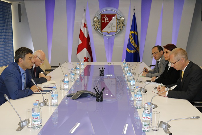 ნიკოლოზ გაგუა აზიის განვითარების ბანკის აღმასრულებელ დირექტორს შეხვდა