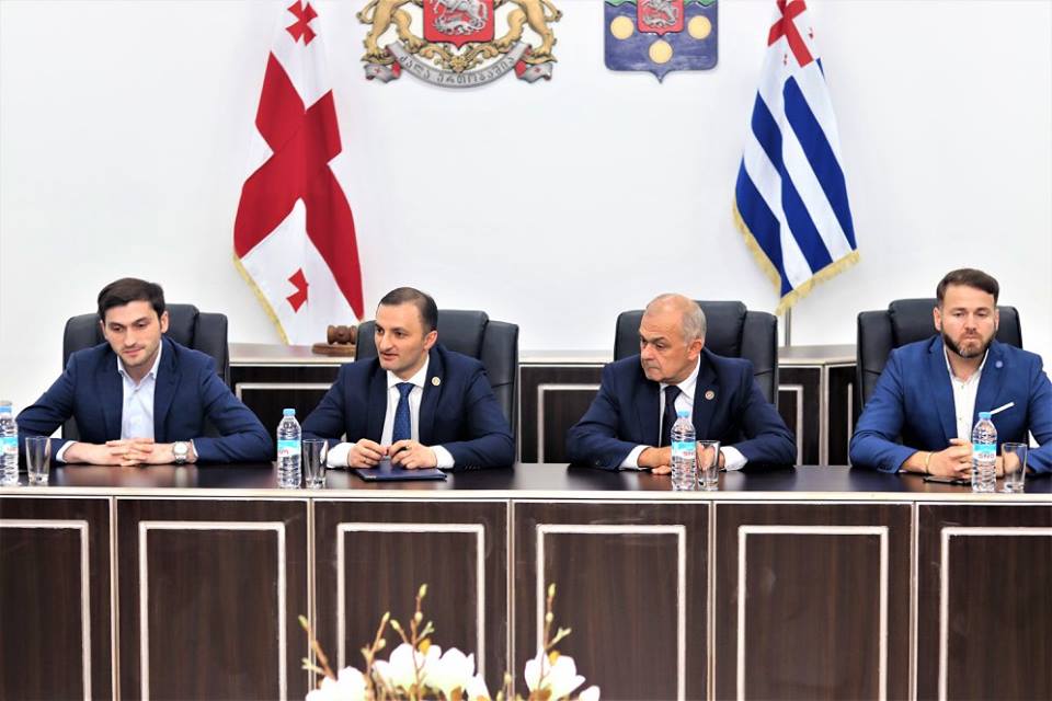  დავით გაბაიძე: თორნიკე რიჟვაძე უმრავლესობამ პროფესიონალიზმის, გამოცდილებისა და პიროვნული თვისებების გამო შეარჩია