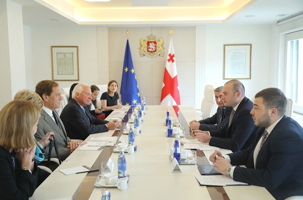 NDI-ის წინასაარჩევნო დელეგაცია პრემიერთან შეხვედრისას - საქართველოში საარჩევნო პროცესების მიმართ ნდობა გაზრდილია