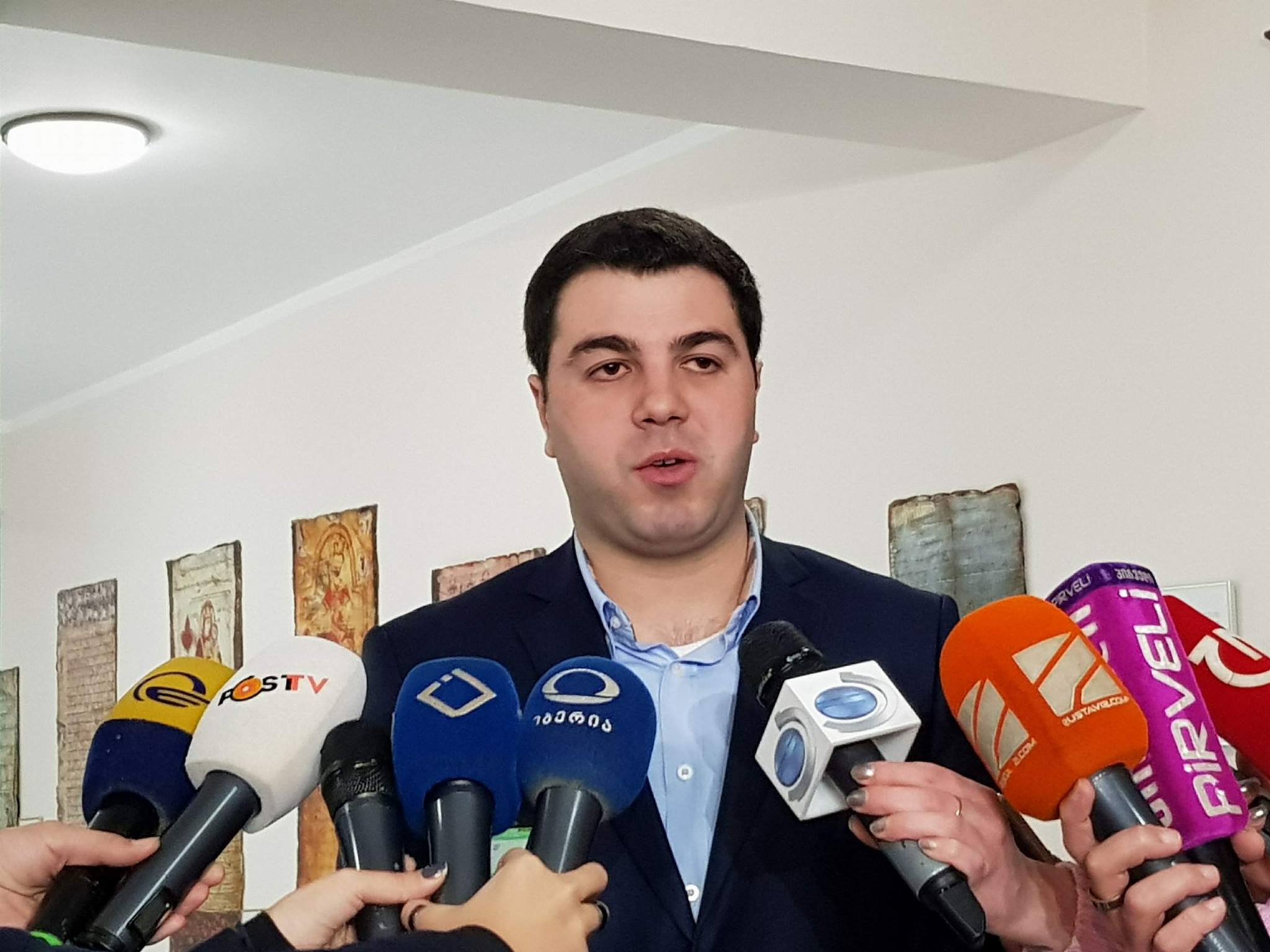 დეკანოზ გიორგი მამალაძეს საპყრობილეში ადვოკატი ხვდება