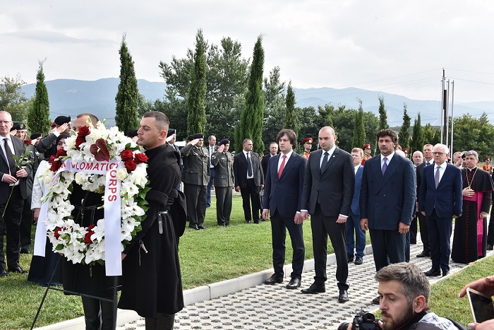 ირაკლი კობახიძე: ჩვენ მადლობა უნდა გადავუხადოთ თითოეულ იმ ადამიანს, რომელიც გულანთებული იდგა ათი წლის წინ ჩვენი ქვეყნის დამოუკიდებლობის დასაცავად 