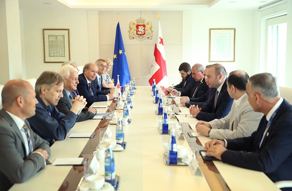 მამუკა ბახტაძე იულიხის კვლევითი ცენტრის წარმომადგენლებს შეხვდა