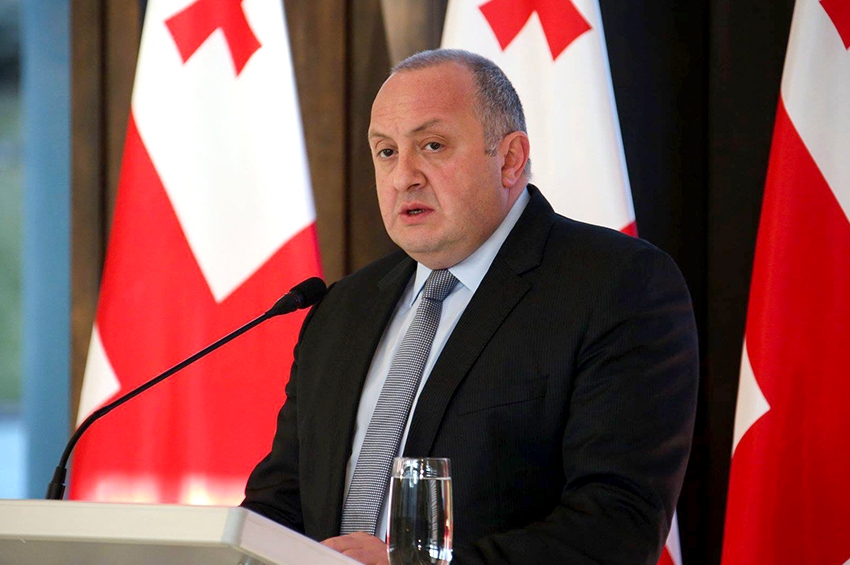 გიორგი მარგველაშვილი აბიტურიენტებს ერთიან ეროვნულ გამოცდებში მიღწეულ წარმატებას ულოცავს