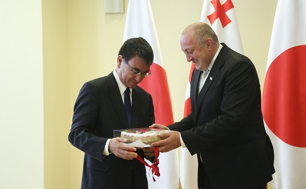 გიორგი მარგველაშვილმა იაპონიის საგარეო საქმეთა მინისტრი ტარო კონო მიიღო