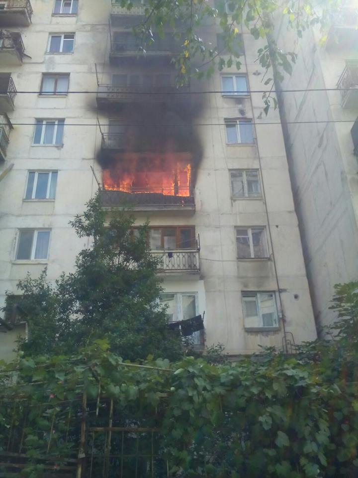 გლდანში მდებარე კორპუსის ერთ-ერთ სახლში ხანძარი გაჩნდა