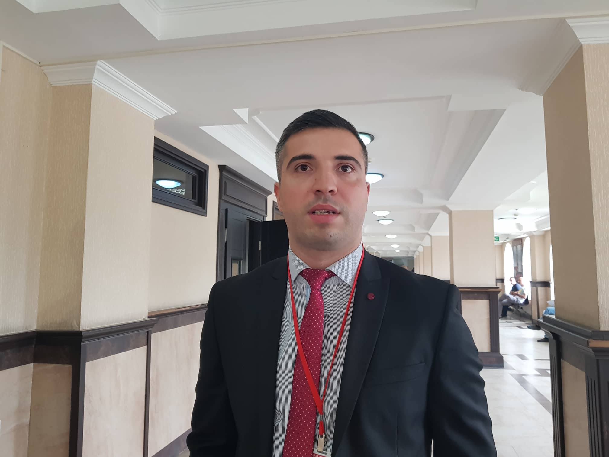 მოწმეთა ჩვენებებით, ბუტა რობაქიძის მკვლელობის ადგილზე ცეცხლსასროლი იარაღები არ არსებობდა, შემდგომ მოხდა მათი მიტანა და " ჩადება" - გიორგი ოსაძე