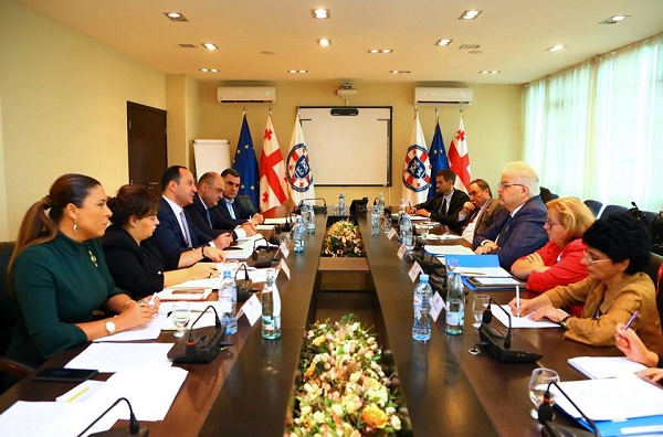 იუსტიციის მინისტრის მოადგილე ზვიად მიხანაშვილი CPT-ის წარმომადგენლებს შეხვდა
