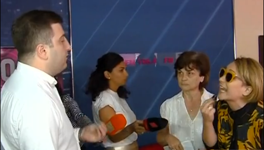 "ქირით რომ ვცხოვრობ, ის საკითხი დგას?" - მენაშენეებმა "სვეტის" დირექტორის პრესკონფერენცია ჩაშალეს