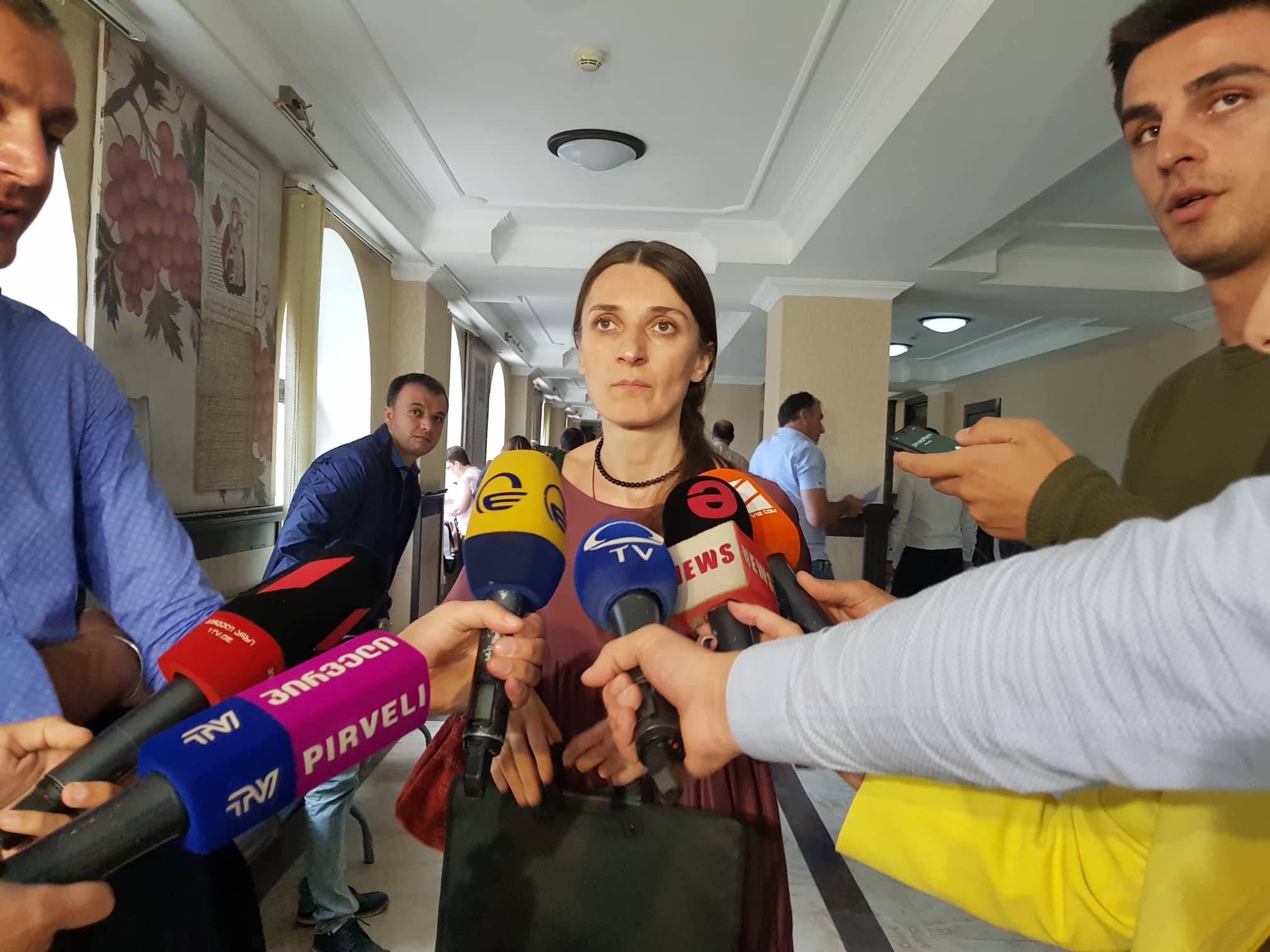 მოსამართლემ უპირობოდ დააკმაყოფილა პროკურატურის ბრძანება და აღკვეთი ღონისძიების სახით ექვსივე დაკავებულს პატიმრობა შეუფარდა - ადვოკატი