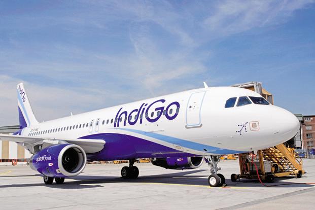 IndiGo-ს მგზავრი ტელეფონის დამუხტვას პილოტის კაბინაში შეეცადა