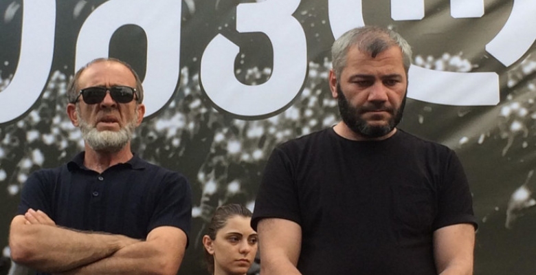 ფილარმონიაში გრიგოლ ვაშაძის მხარდამჭერებთან შეხვედრაზე ზაზა სარალიძე და მალხაზ მაჩალიკაშვილი მივიდნენ