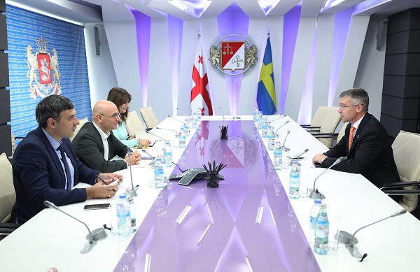  ფინანსთა მინისტრმა ელჩთან საქართველოსა და შვედეთს შორის თანამშრომლობის საკითხები განიხილეს 