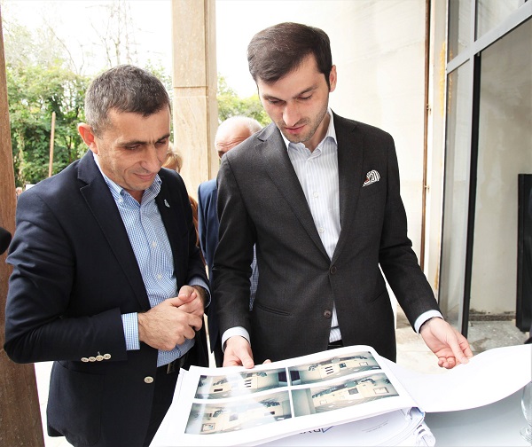 თორნიკე რიჟვაძე  ქობულეთში კვლევითი ინსტიტუტის მშენებლობის პროცესს გაეცნო 