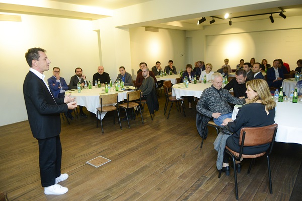 საქართველოს ბანკმა პროექტ „ბიზნეს კაფე“-ს  ფარგლებში რიგით მეხუთე  შეხვედრა გამართა