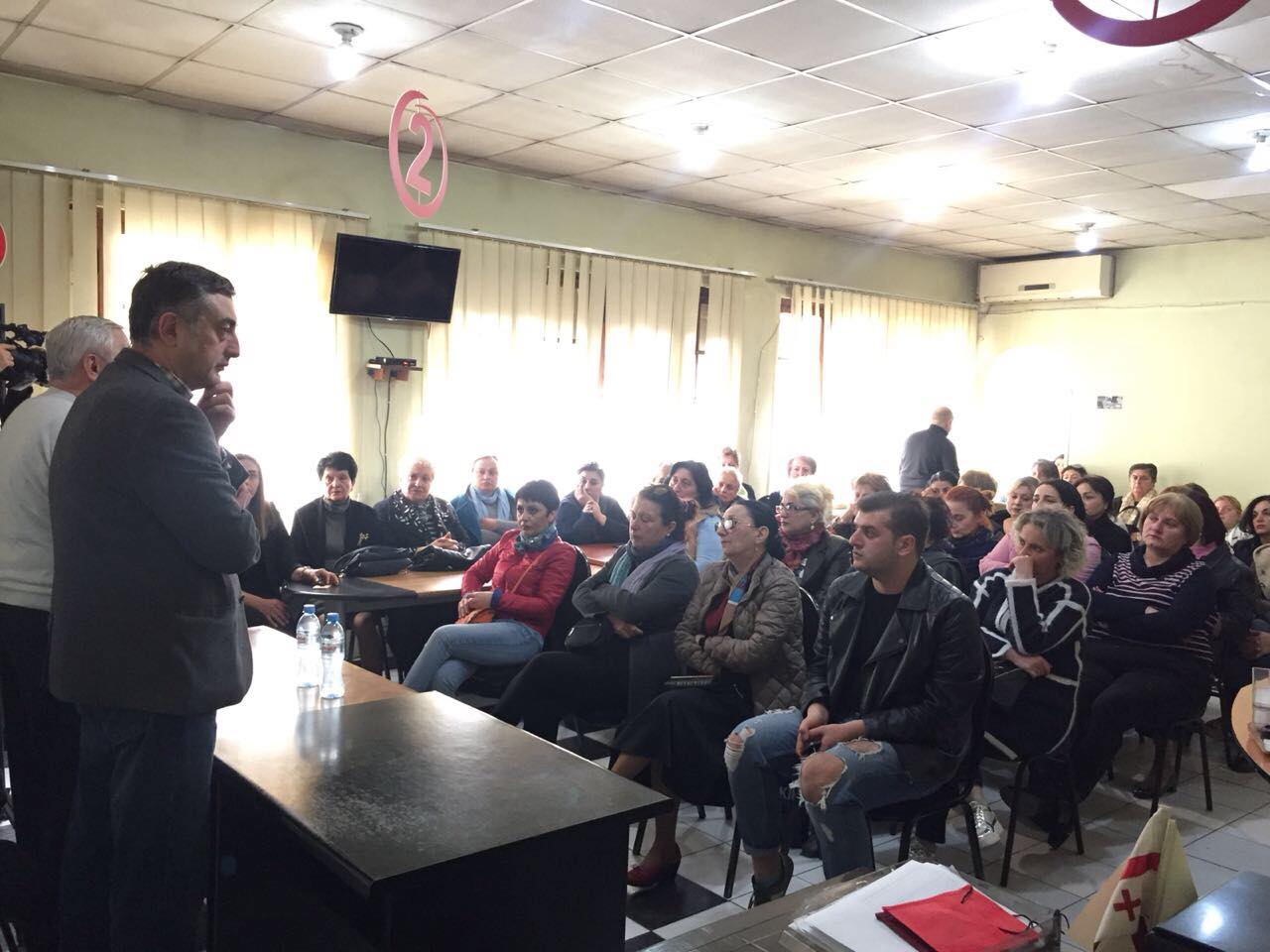 არჩევნების მეორე ტურთან დაკავშირებით "ევროპული საქართველო" თბილისსა და რეგიონებში შეხვედრებს მართავს