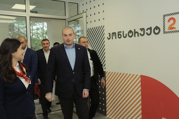 მამუკა ბახტაძემ ზესტაფონში ახლადაშენებული სამშენებლო კოლეჯი დაათვალიერა