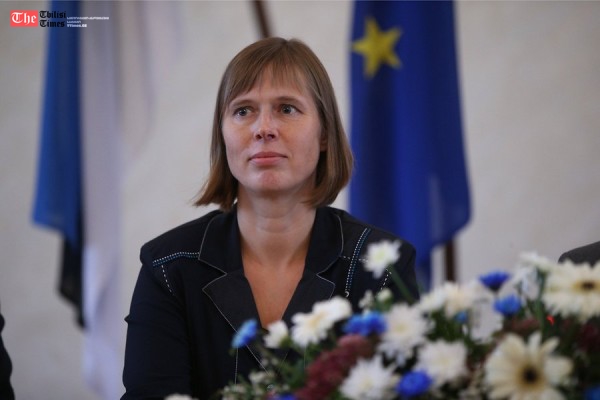ესტონეთის პრეზიდენტი სალომე ზურაბიშვილს საპრეზიდენტო არჩევნებში გამარჯვებას ულოცავს 