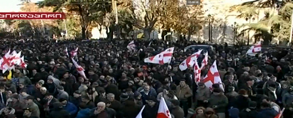 რუსთაველის გამზირზე გაერთიანებული ოპოზიციის მხარდამჭერები იკრიბებიან