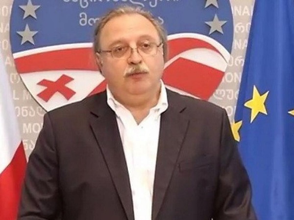 მეოთხე პრეზიდენტი ხვდება საქართველოს მოქალაქეს - ვაშაძე მარგველაშვილისა და ზურაბიშვილის შეხვედრაზე