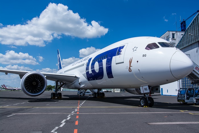Lot Polish Airlines-ი ავიაბილეთებზე საშობაო ფასდაკლებას აცხადებს