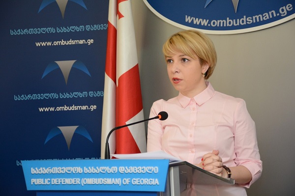 ომბუდსმენი პარლამენტს მოუწოდებს, არ მიიღოს კანონი, რომელიც ადმინისტრაციის თანამშრომლებს სამართლებრივ სტატუსს უცვლის