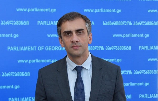 გუნდისთვის ბესელია ძალიან დასაფასებელი წევრია და ვისურვებდი, რომ დარჩეს „ქართულ ოცნებაში“ - გიორგი კახიანი