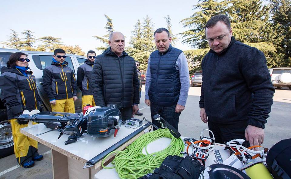 მყინვარებზე გლაციოლოგიური ექსპედიციები ახალი სამთო ალპინისტური აღჭურვილობით განხორციელდება