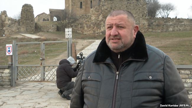 ჯვრის მონასტრის წინამძღვრის სურვილია, რომ აქ არავინ ივაჭროს, მე ვერავის ავუკრძალავ ვაჭრობას - მცხეთის მერი