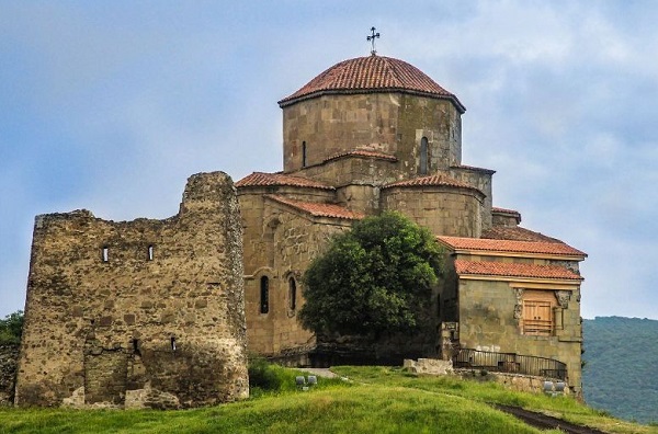 ჯვრის მონასტერი გაიხსნა