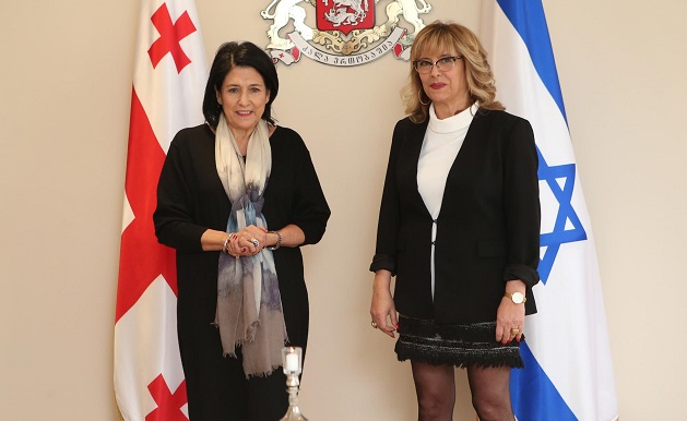  სალომე ზურაბიშვილმა, ჰოლოკოსტის მსხვერპლთა ხსოვნის საერთაშორისო დღესთან დაკავშირებით, ისრაელის ელჩის მოვალეობის შემსრულებელი მიიღო