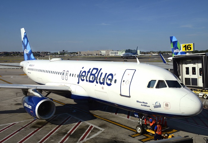 JetBlue-ს სურს ბორტს, რომელზეც ბავშვი დაიბადა, ახალშობილი ბიჭუნას სახელი დაარქვას